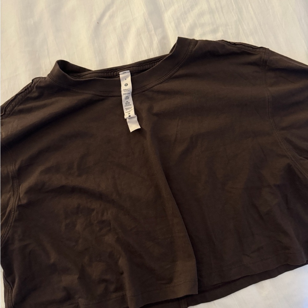 Lululemon Cropped T-Shirt